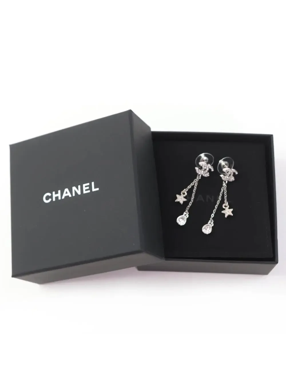 CHANEL elevate your
